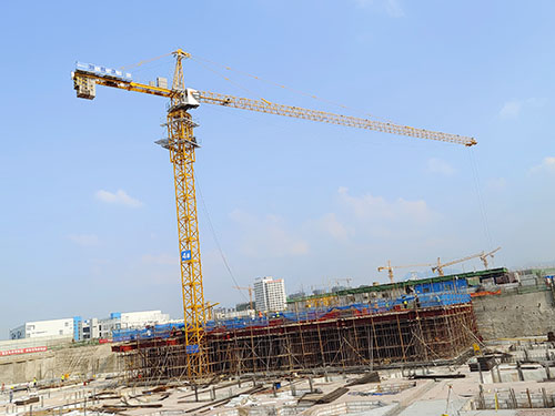 塔式起重机
