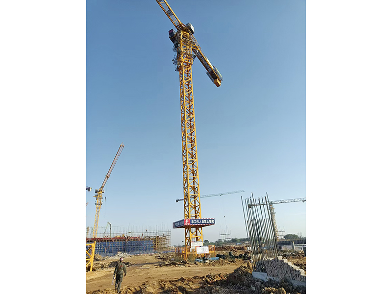 塔式起重机