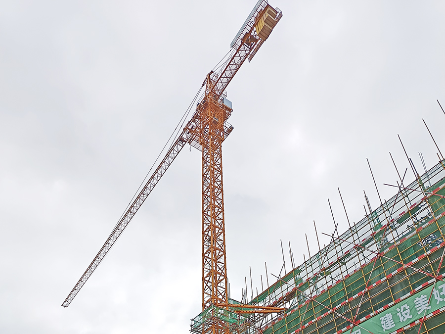 塔式起重机