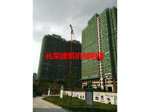 大型施工升降机