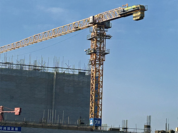 塔式起重机